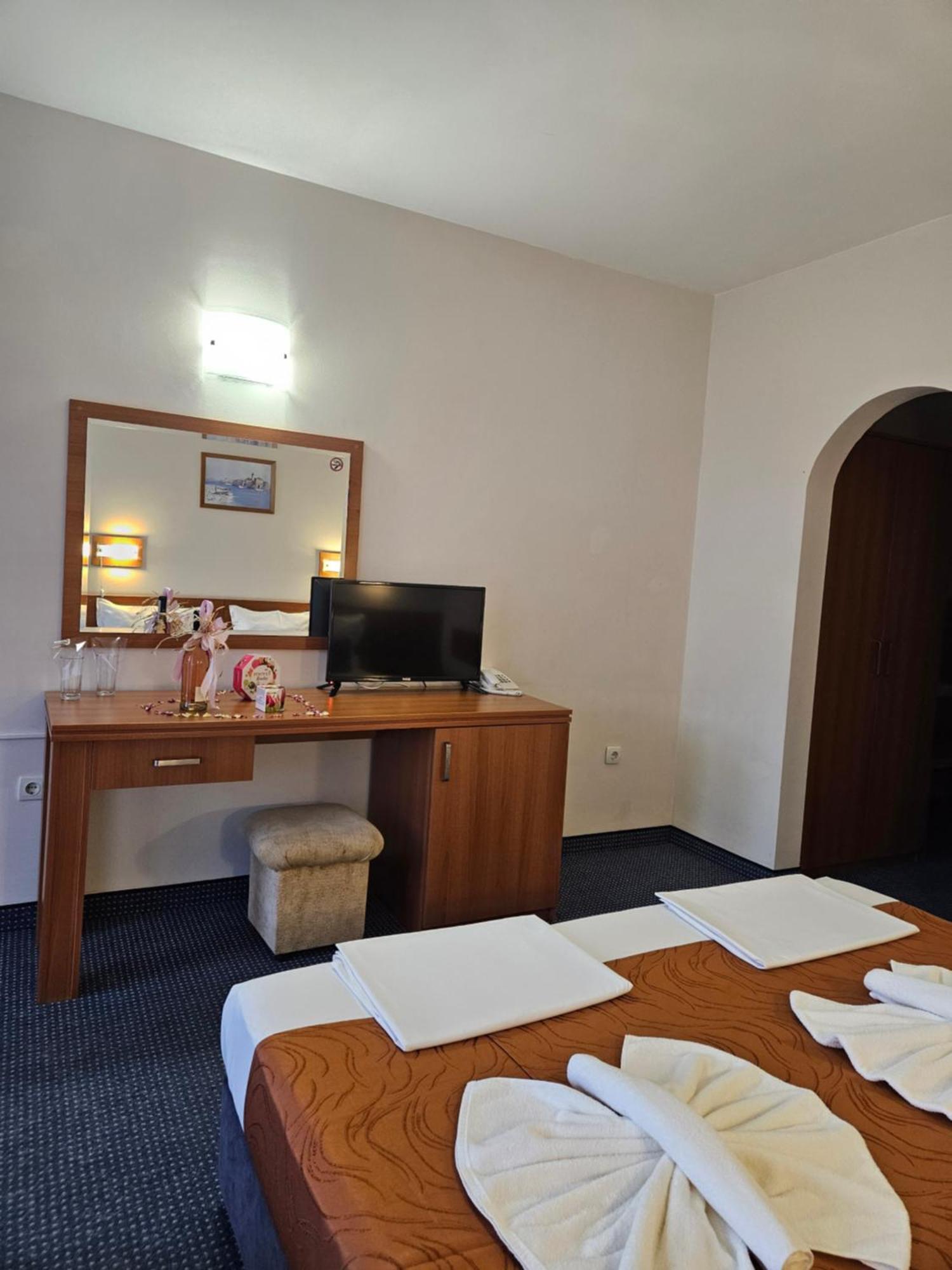 Hotel Liani ساني بيتش المظهر الخارجي الصورة
