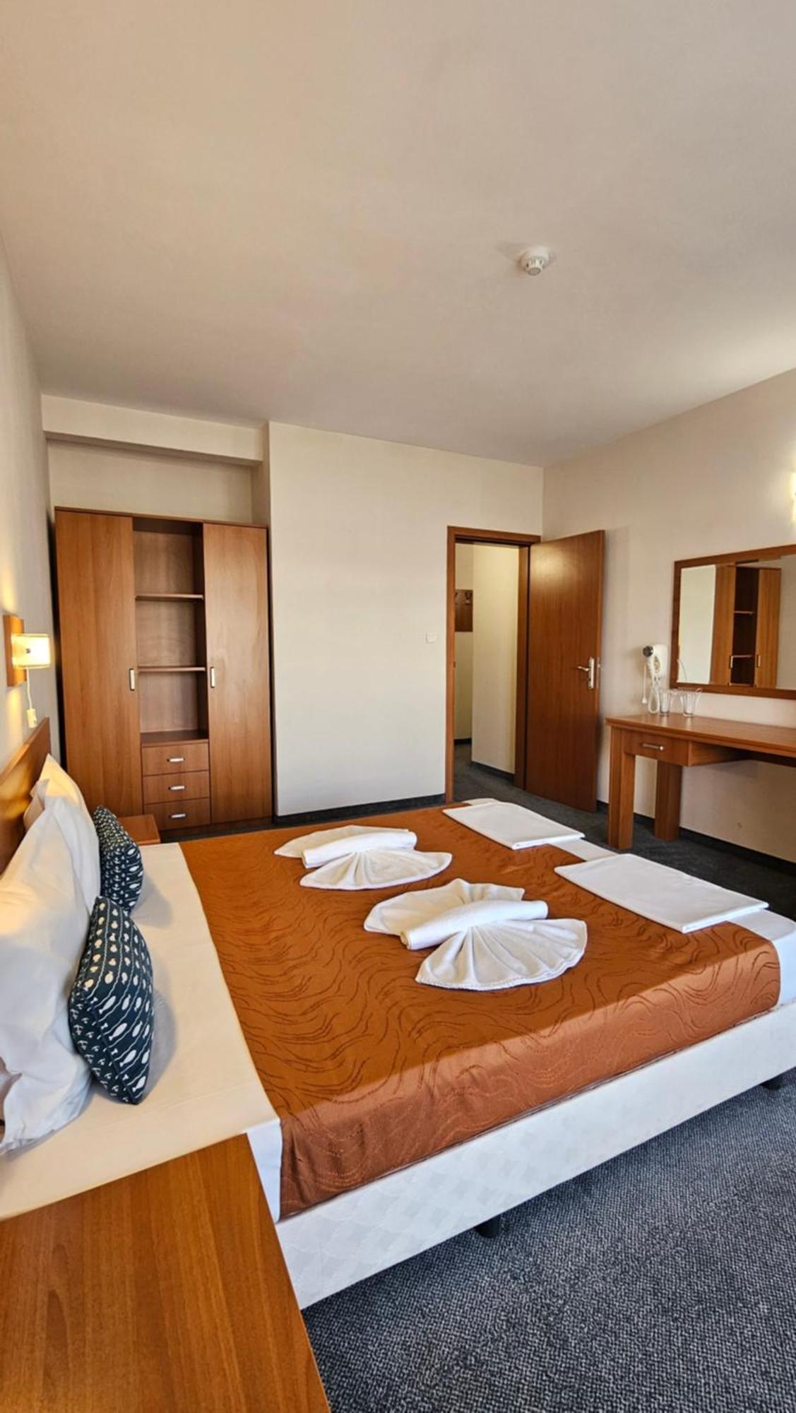 Hotel Liani ساني بيتش المظهر الخارجي الصورة
