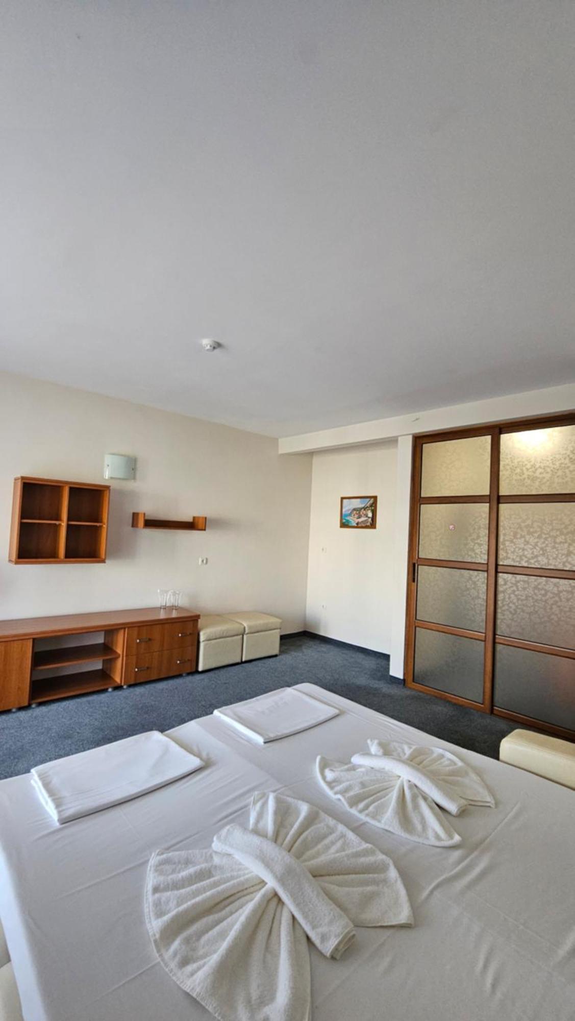 Hotel Liani ساني بيتش المظهر الخارجي الصورة
