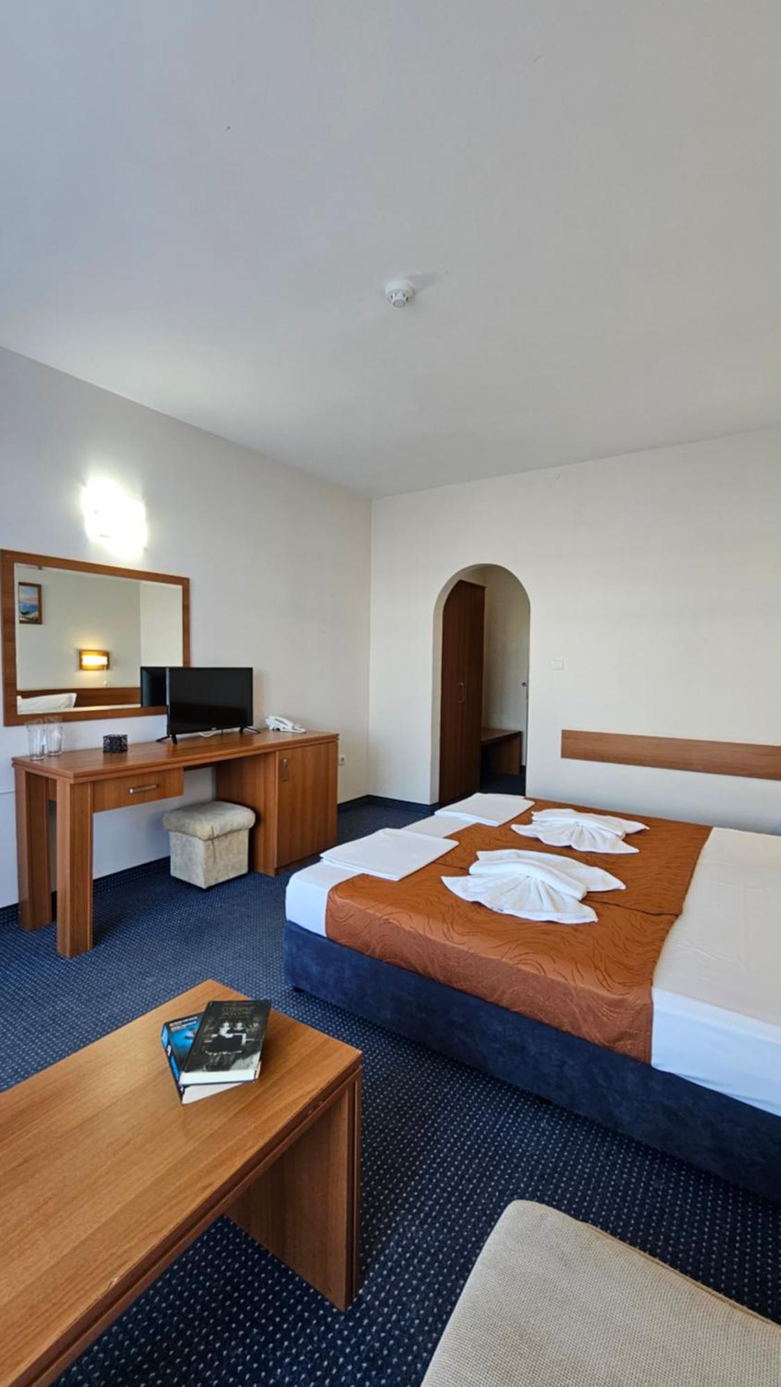Hotel Liani ساني بيتش المظهر الخارجي الصورة
