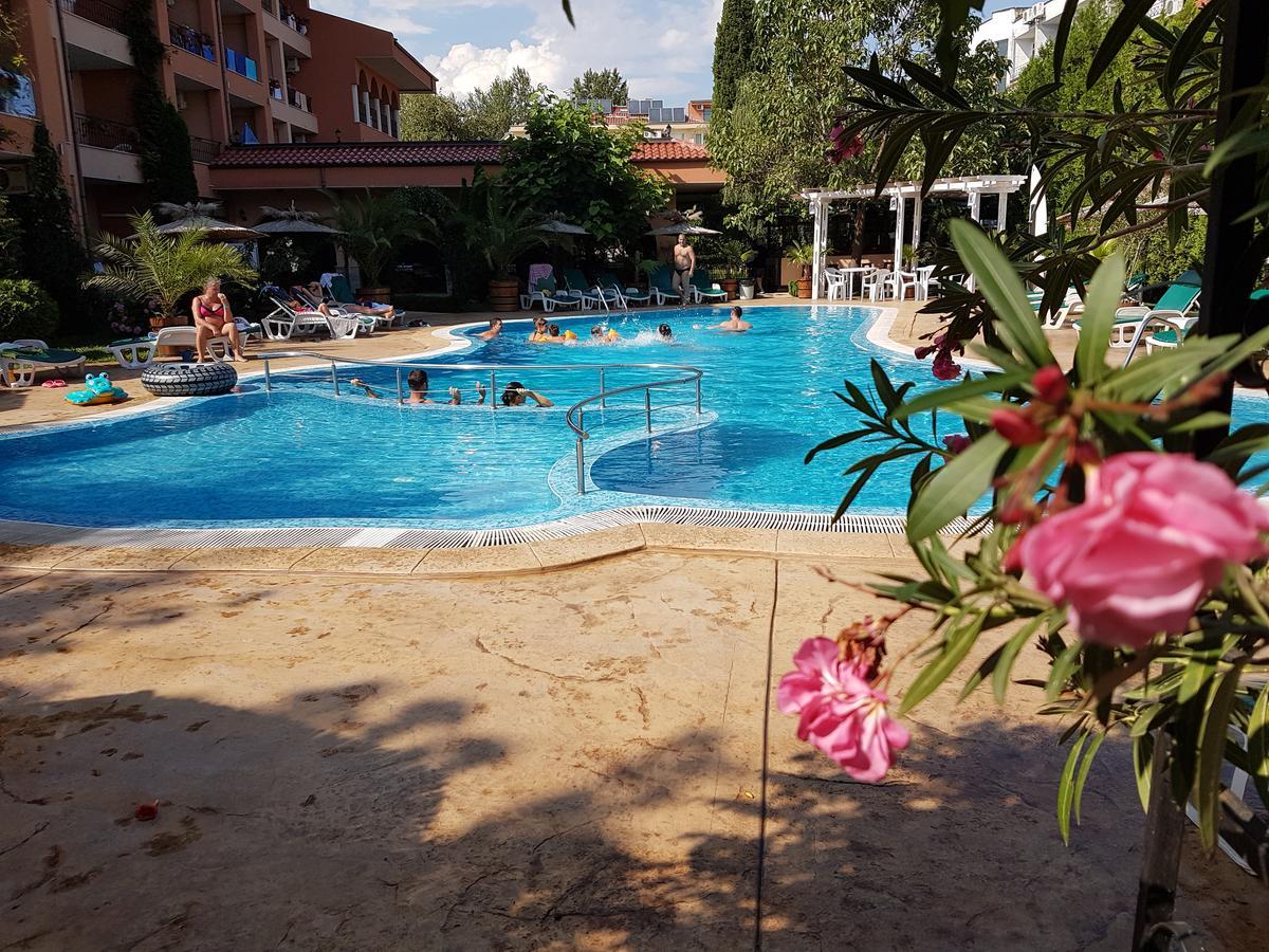 Hotel Liani ساني بيتش المظهر الخارجي الصورة