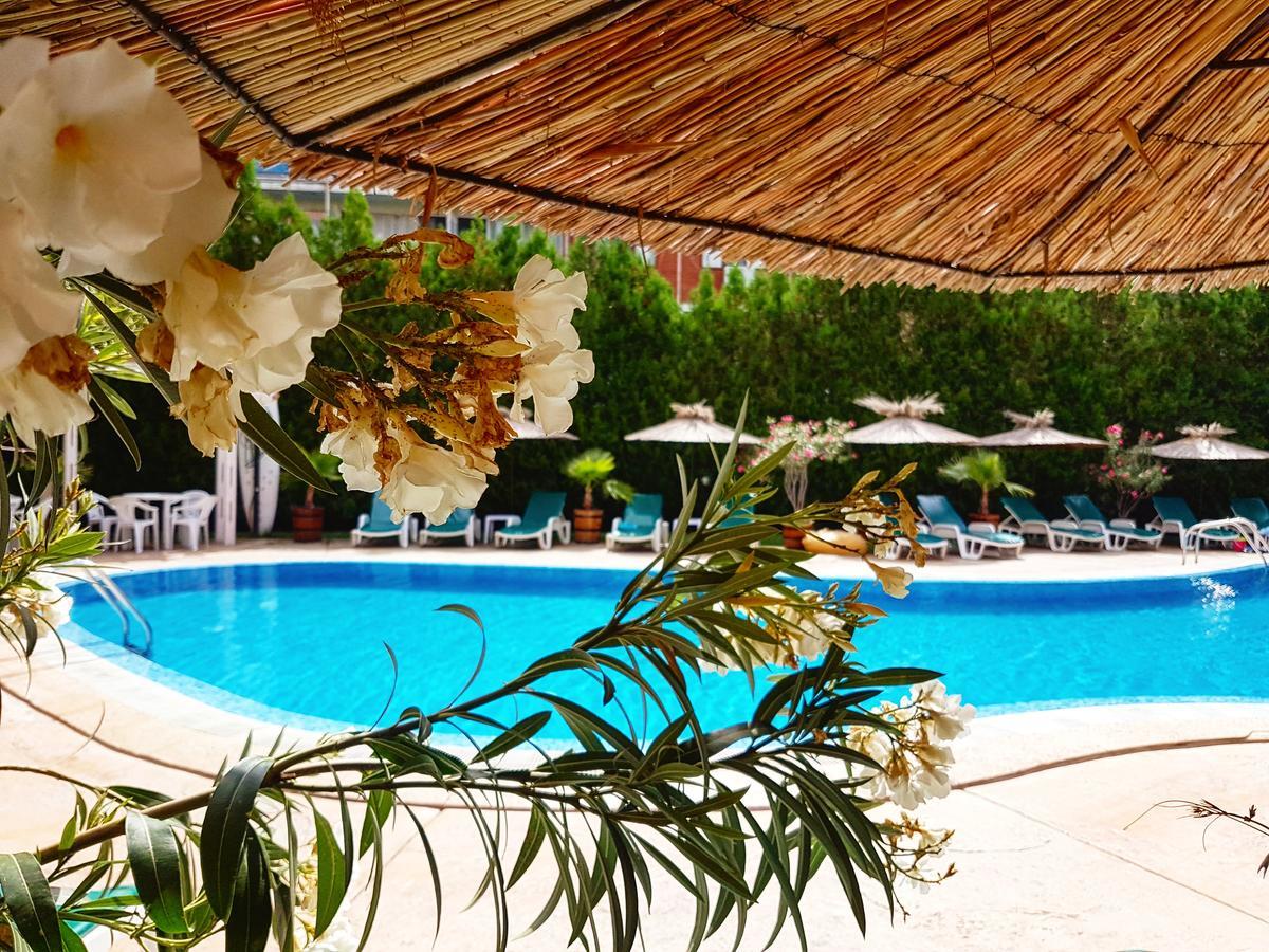 Hotel Liani ساني بيتش المظهر الخارجي الصورة